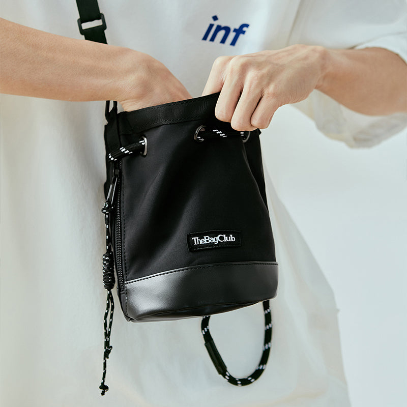 Baggallini Black Ergonomic Sling Crossbody Bag Streetwear Hipster Commuter  Bag | eBay